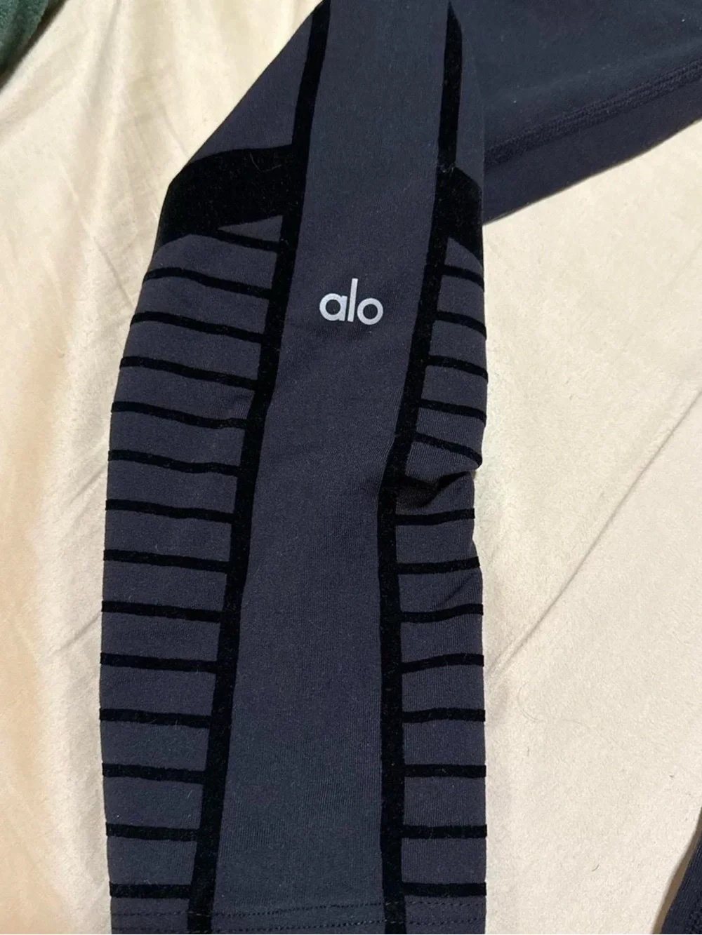 Alo Yoga Flocked Leggings black